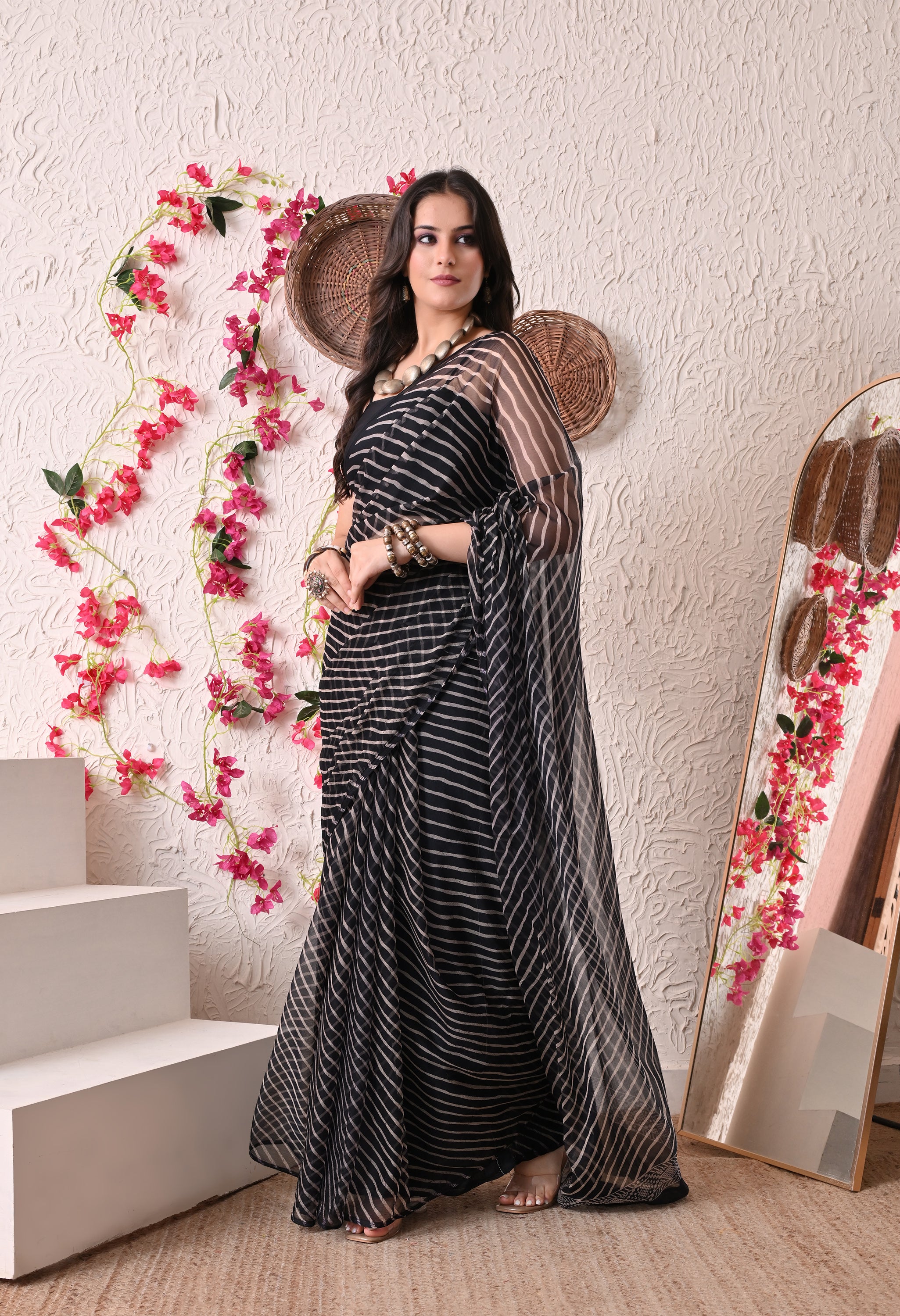 Monochrome Wave Leheriya Chiffon Saree